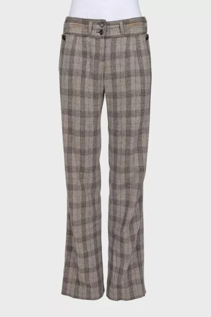Loose-fitting plaid trousers