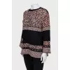 Loose-fitting jumper with buttons