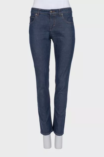Low-rise straight jeans with a zipper