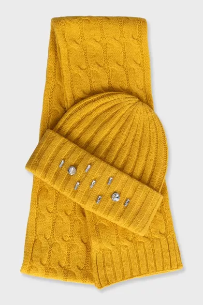 Yellow set with crystals
