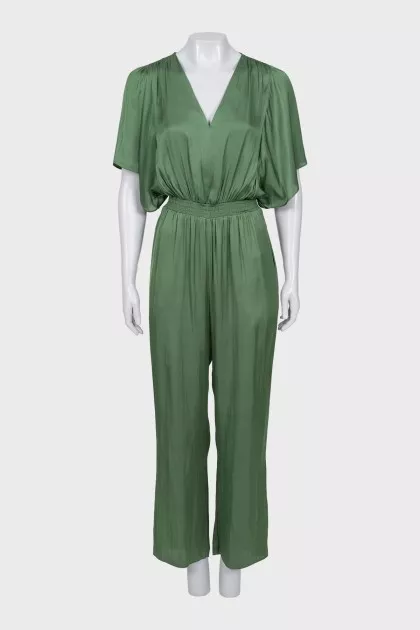 Green short-sleeved jumpsuit