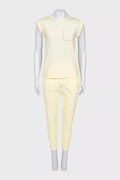 Yellow suit with a silk T-shirt