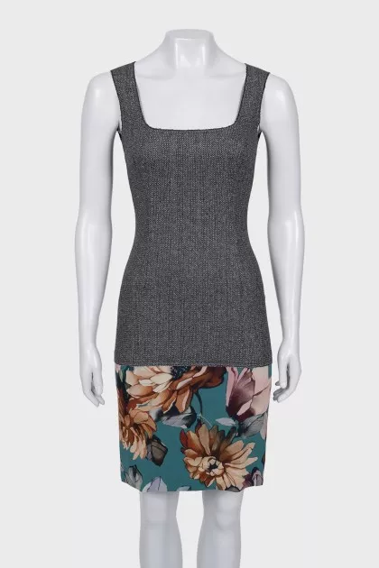 Fitted dress with contrasting hem