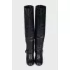 Leather boots with silver logo