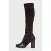 Suede heeled boots with a zipper