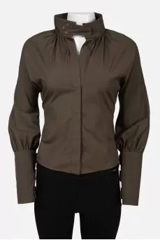 Vintage blouse with a hardbred collar