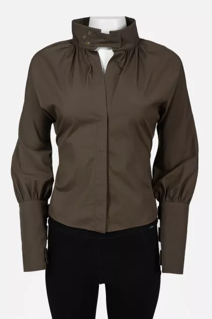Vintage blouse with a hardbred collar