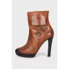 Gradient effect leather ankle boots