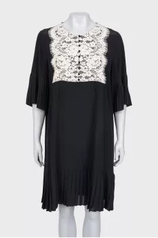 Straight-cut silk dress with lace