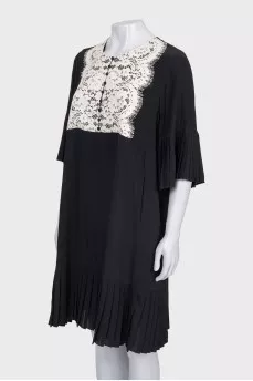 Straight-cut silk dress with lace