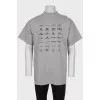 Men's loose-fitting t-shirt with tag