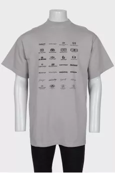 Men's loose-fitting t-shirt with tag