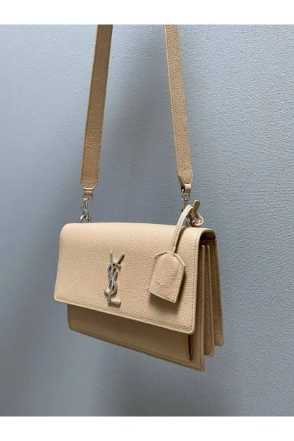 Belge bag made of textured leather