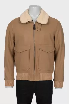 Men's beige jacket with a detachable collar