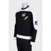 Men's black and white sweatshirt with a patch