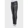 Рваные серые джинсы skinny fit