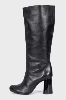 Leather boots with wide shafts