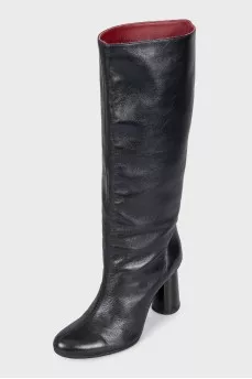 Leather boots with wide shafts