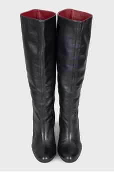 Leather boots with wide shafts