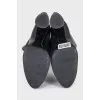Leather boots with wide shafts