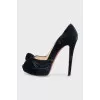 Velvet open-toe shoes