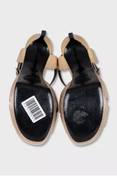 Beige patent leather sandals