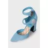 Shaggy leather heels