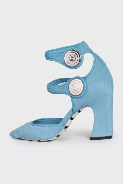 Shaggy leather heels