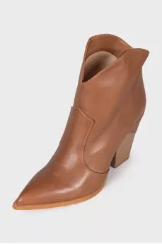 Brown pointed-toe Cossack boots
