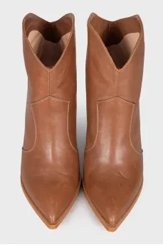 Brown pointed-toe Cossack boots