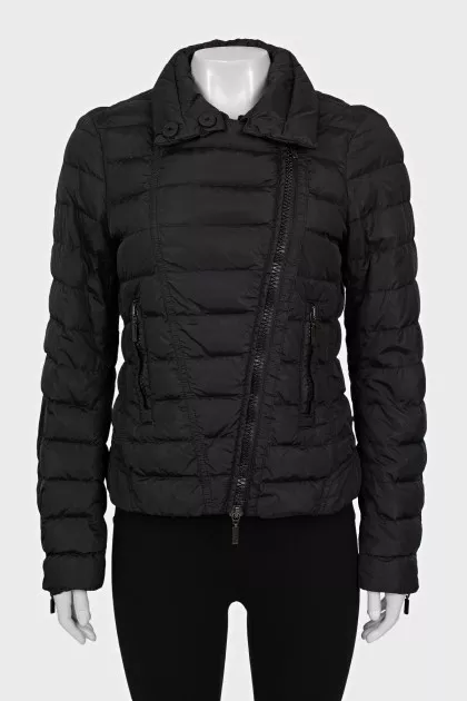 Fitted jacket with diagonal fastening