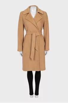 Double-breasted coat in beige
