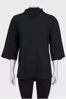Black T-shirt with ties at the collar