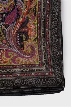 Scarf made of wool and silk