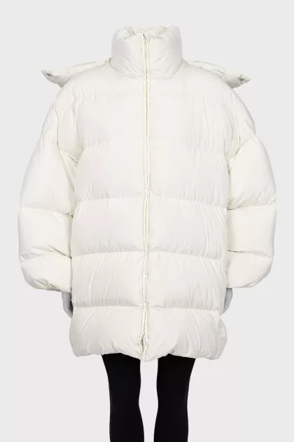 Білий пуховик фасону oversize