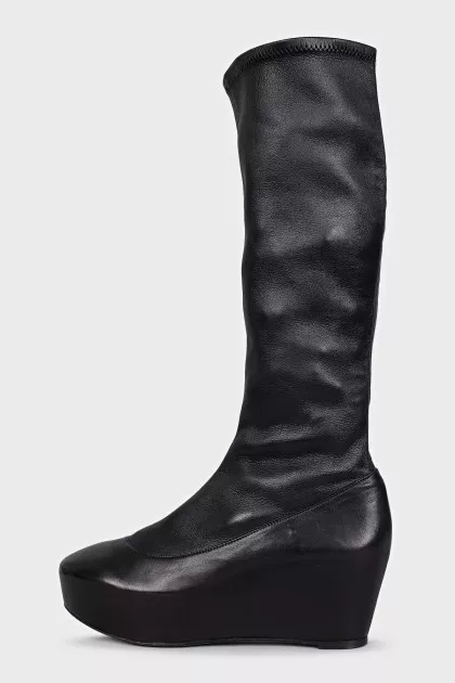 Leather platform boots without fastening