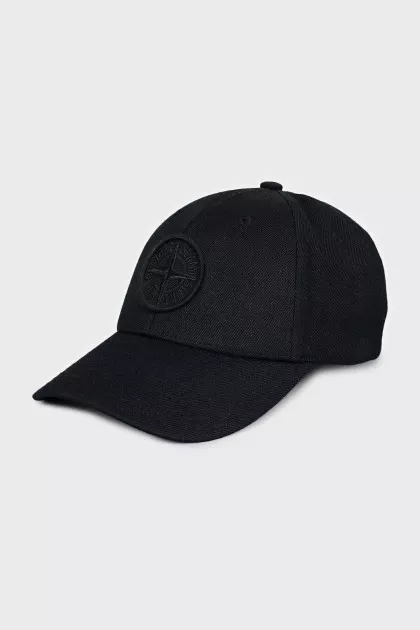 Men's cap with a branded patch