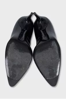 Patent black pumps