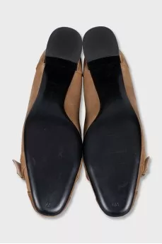 Suede shoes with braided toe