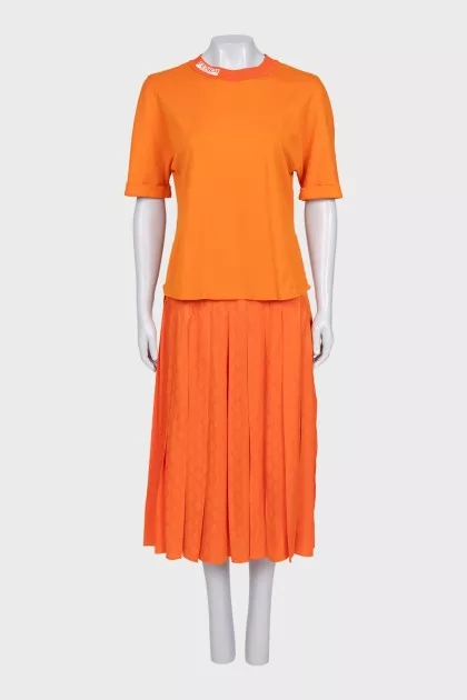 Orange suit with a long T-shirt