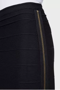 Fitted skirt with side zipper
