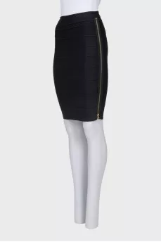Fitted skirt with side zipper