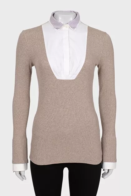 Pullover with a white collar