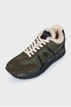 Insulated sneakers made of textile and suede with a tag