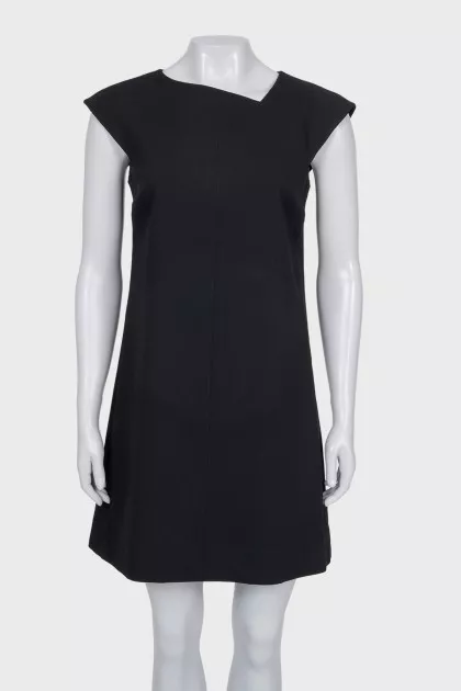 Wool dress with a shaped neckline