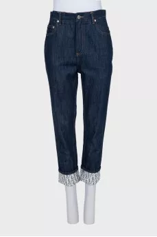 Cropped jeans with white cuffs