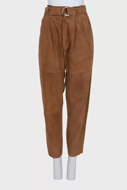 Brown trousers with a belt