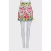 High-waisted shorts in a floral print