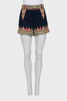Straight shorts with embroidery