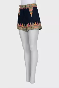 Straight shorts with embroidery